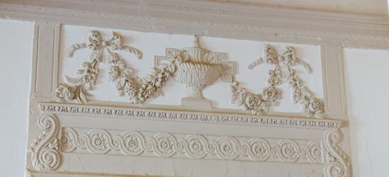 GRASSE : 2, rue de la Pouost